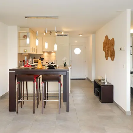 Cook P9-3 By Interhome